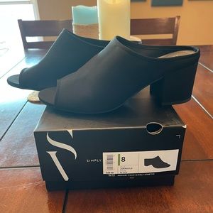 Simply Vera Black Wedges